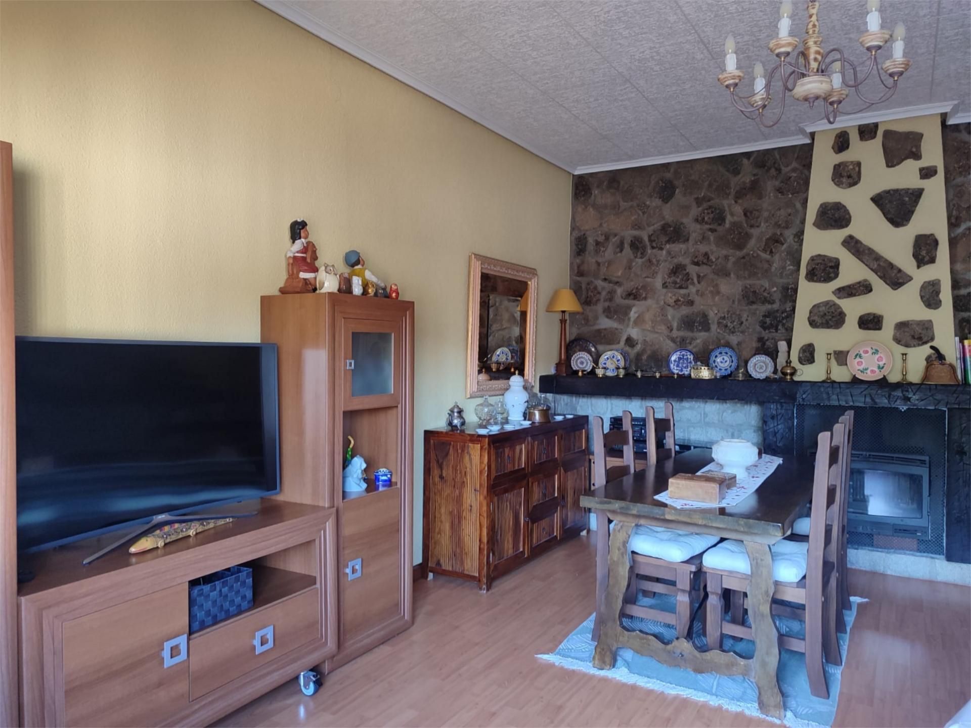 Sala d'estar de Casa o xalet en venda en Santa Olalla amb Aire condicionat, Calefacció i Jardí privat