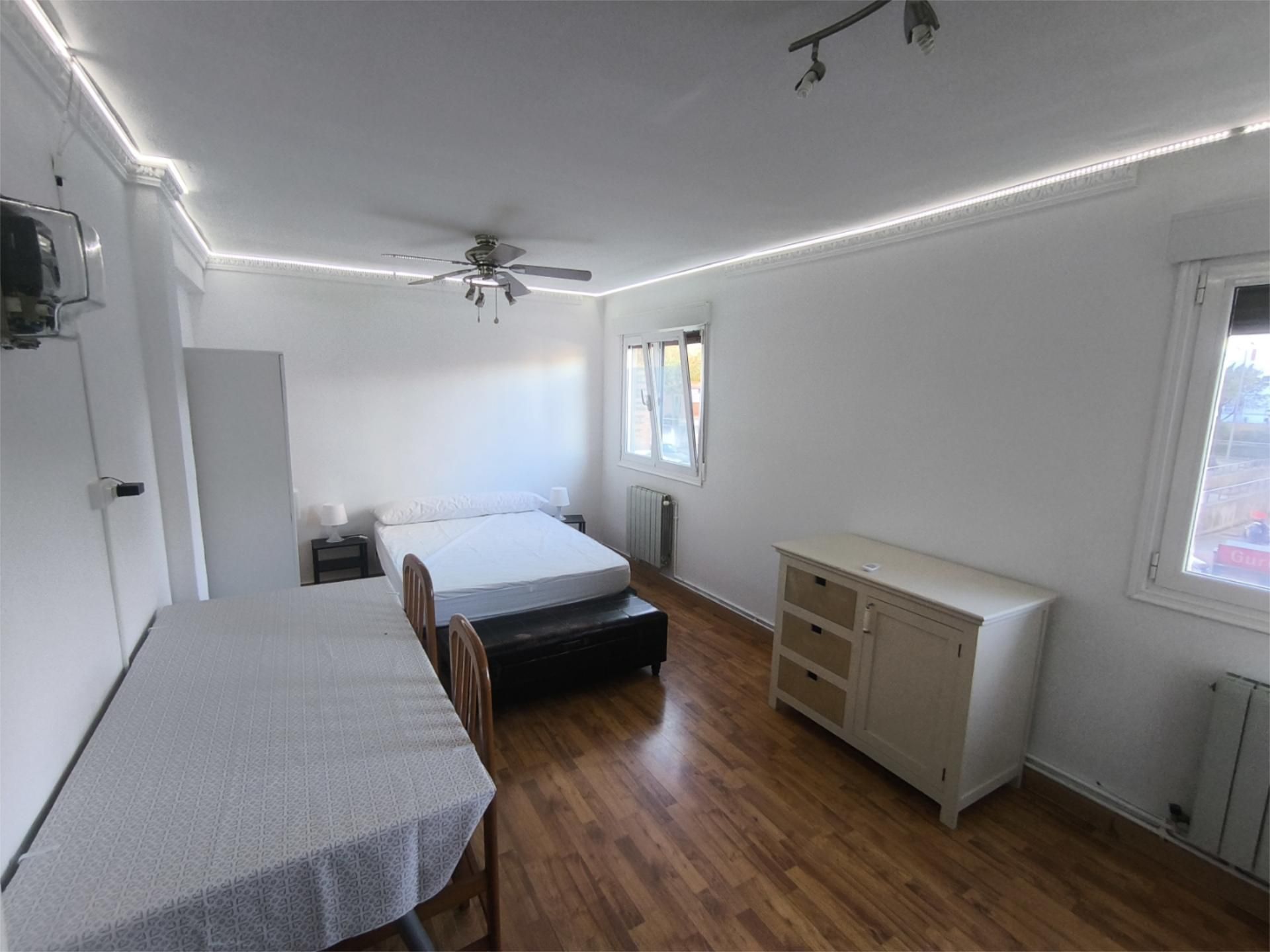 Bedroom of Flat to share in Barakaldo   with Heating, Parquet flooring and Furnished