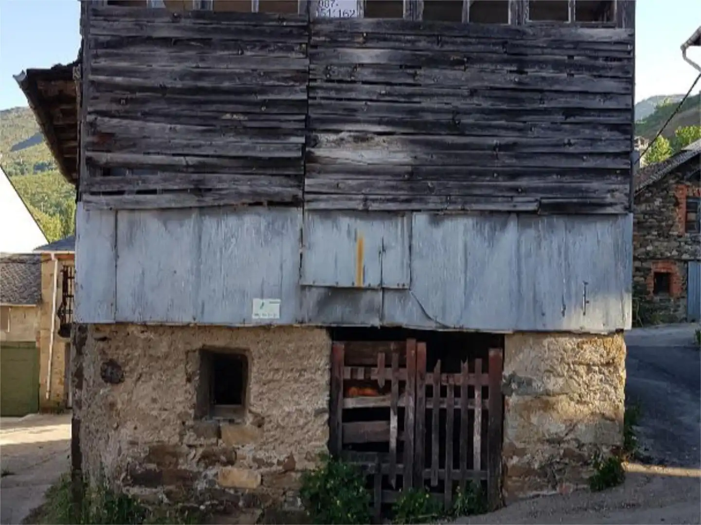 Piso en venta en Calle la Barda, 6, Igüeña Vista exterior de Piso en venta en Igüeña con Amueblado