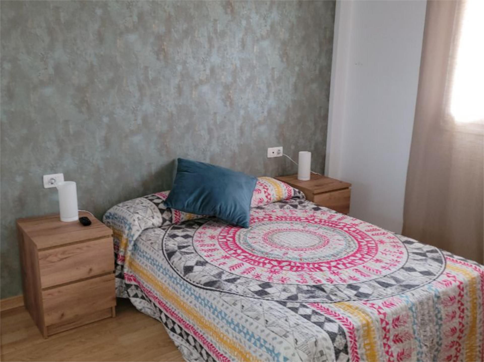 Dormitori de Pis de lloguer en Sarria amb Calefacció, Parquet i Traster