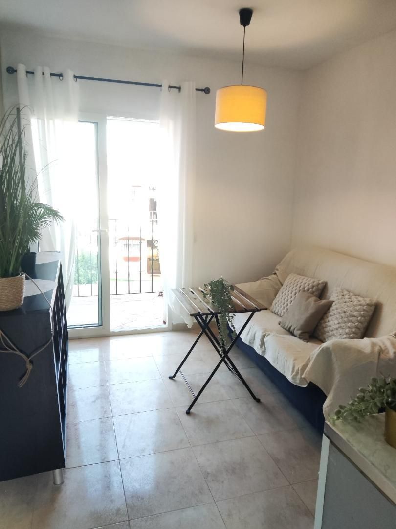 Dormitori de Pis de lloguer en Marbella amb Terrassa, Moblat i Rentadora