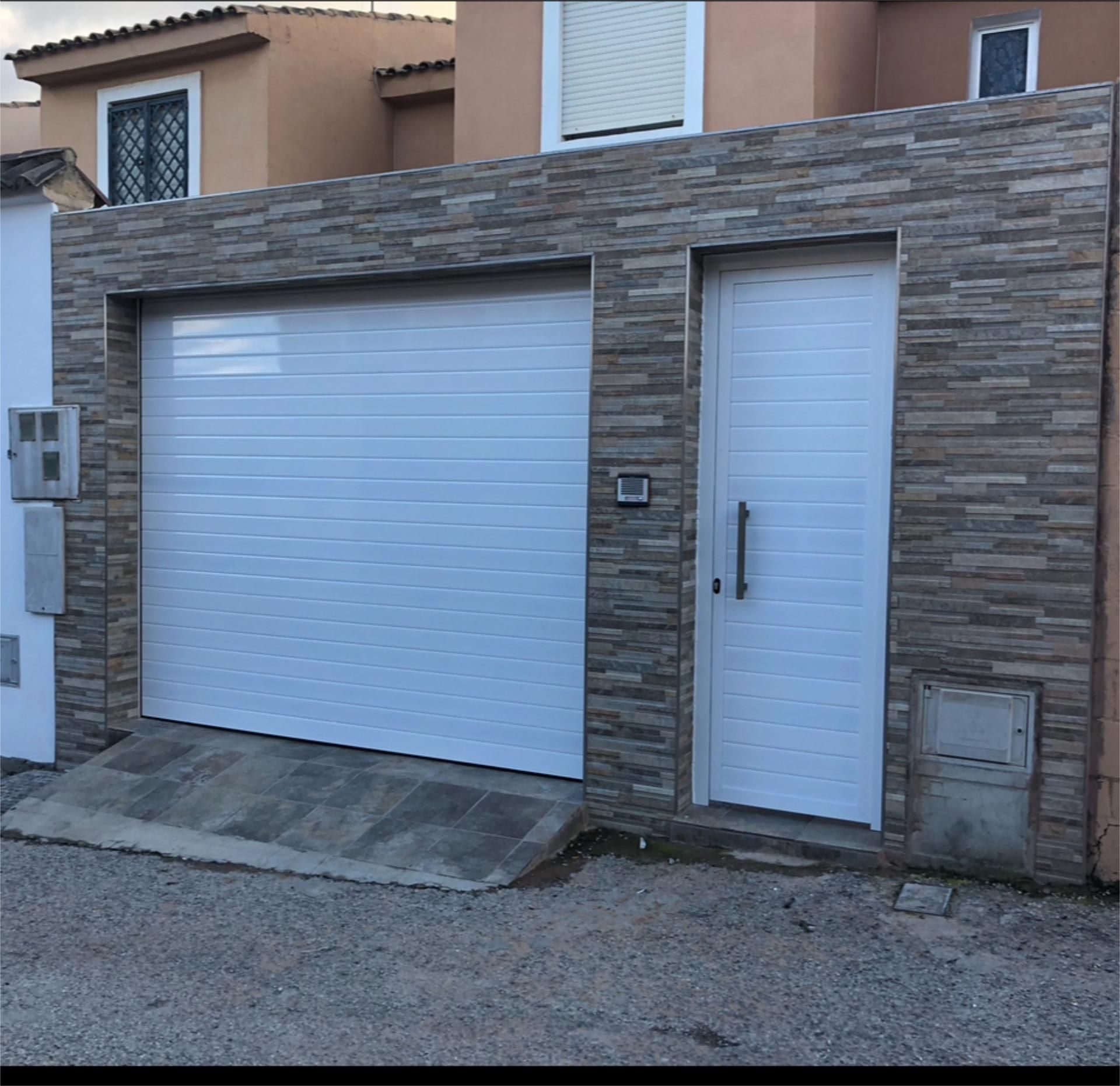 Casa adosada en venda a Calle Saeta, 19, San García Vista exterior de Casa adosada en venda en Algeciras amb Aire condicionat, Calefacció i Jardí privat