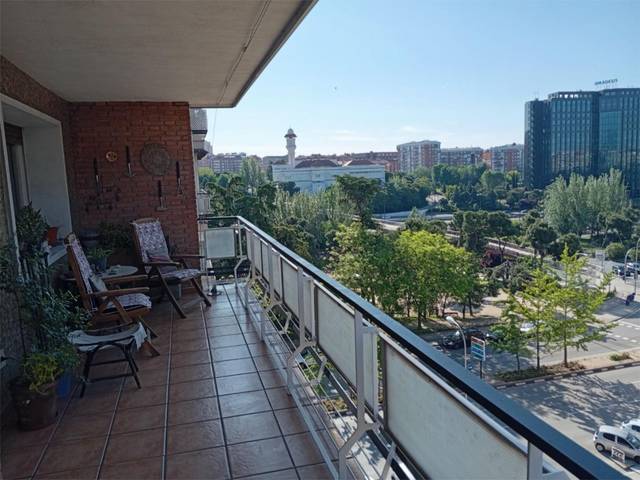 Piso en Venta en Avenida de Brasilia, 19 en Guindalera