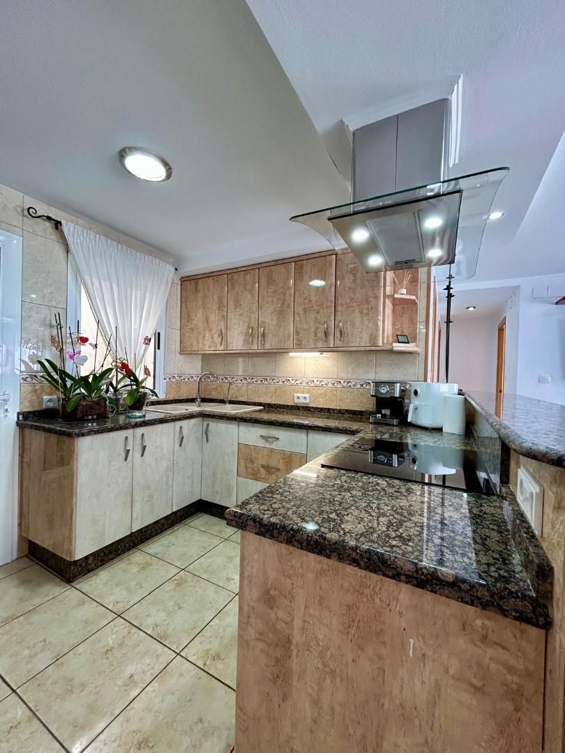 Cuina de Pis en venda en Santa Pola amb Aire condicionat i Balcó