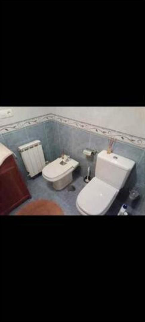 Badezimmer von Wohnungen miete in Lalín mit Heizung und Möbliert