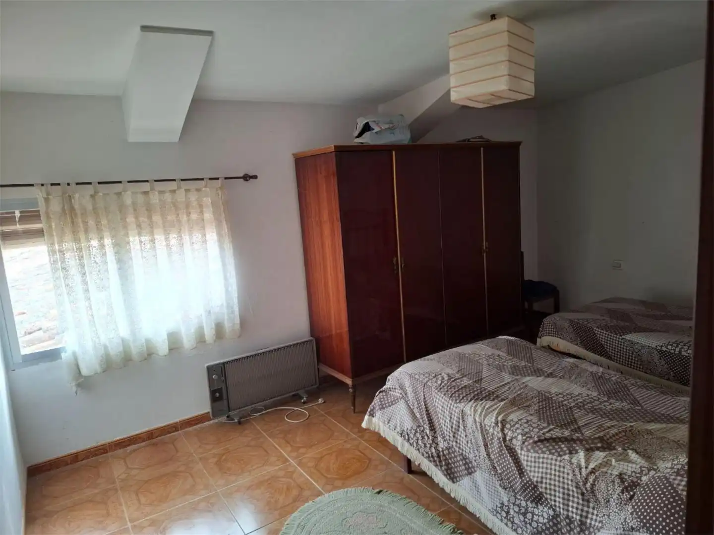 Room in Calle Castilla, 7, El Carbayedo - El Quirinal Room in Calle Castilla, 7, El Carbayedo - El Quirinal