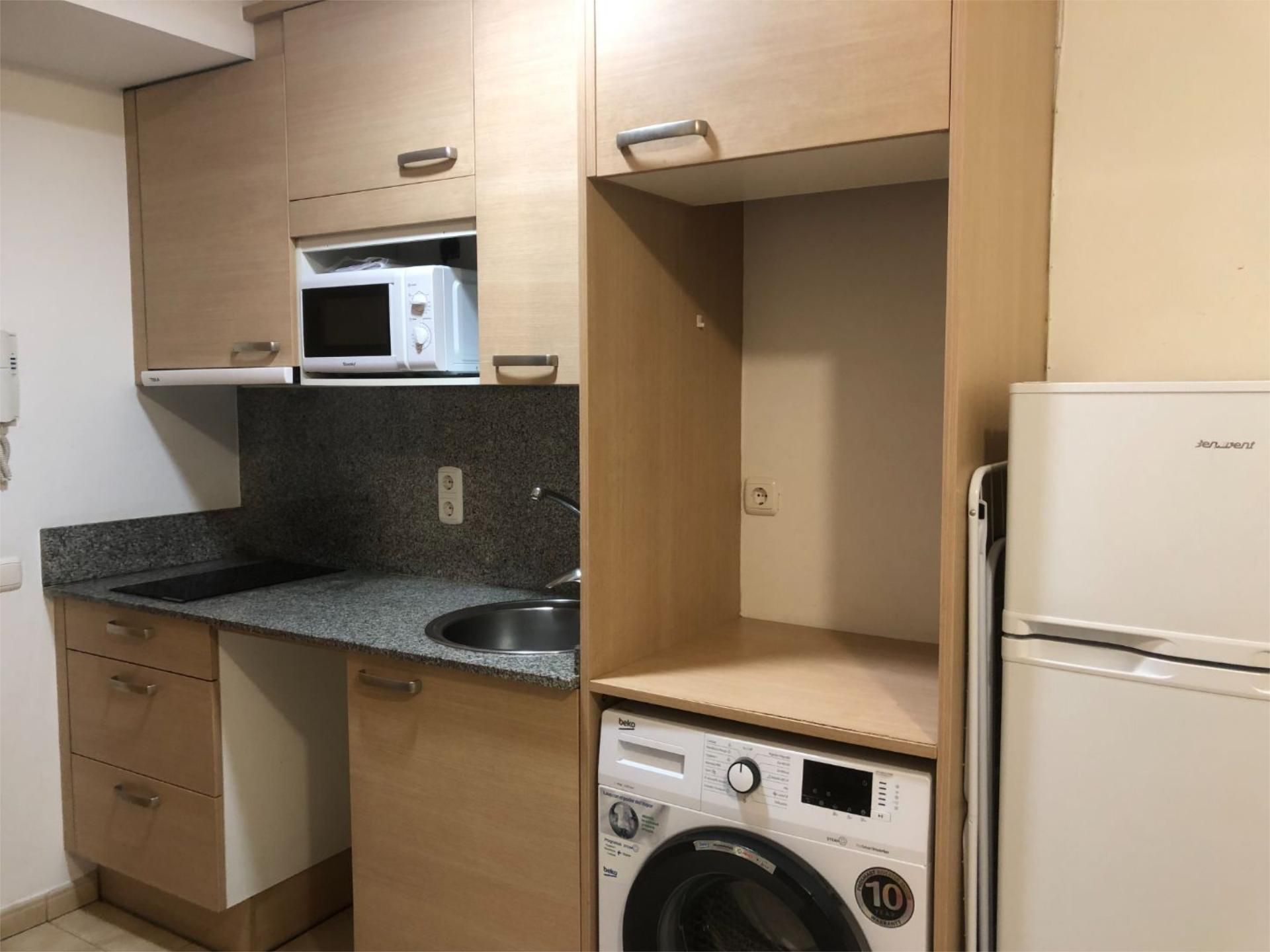 Cuina de Loft de lloguer en Manresa amb Aire condicionat, Calefacció i Balcó