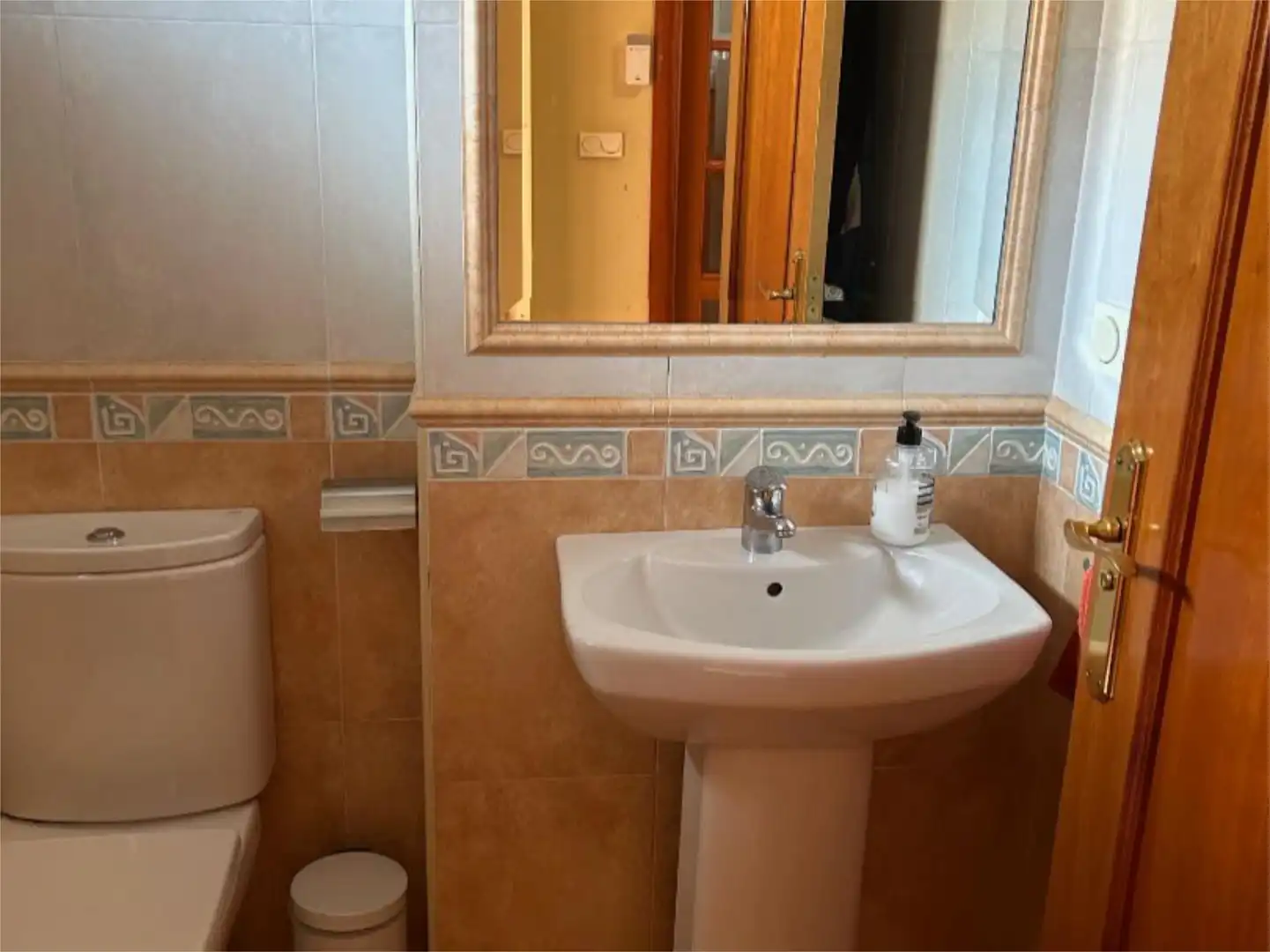 Detached homes for sale in Torre de la Barba, 6, Cervantes Bathroom of Detached homes for sale in Granada with Air Conditioner, Heating and Parquet flooring