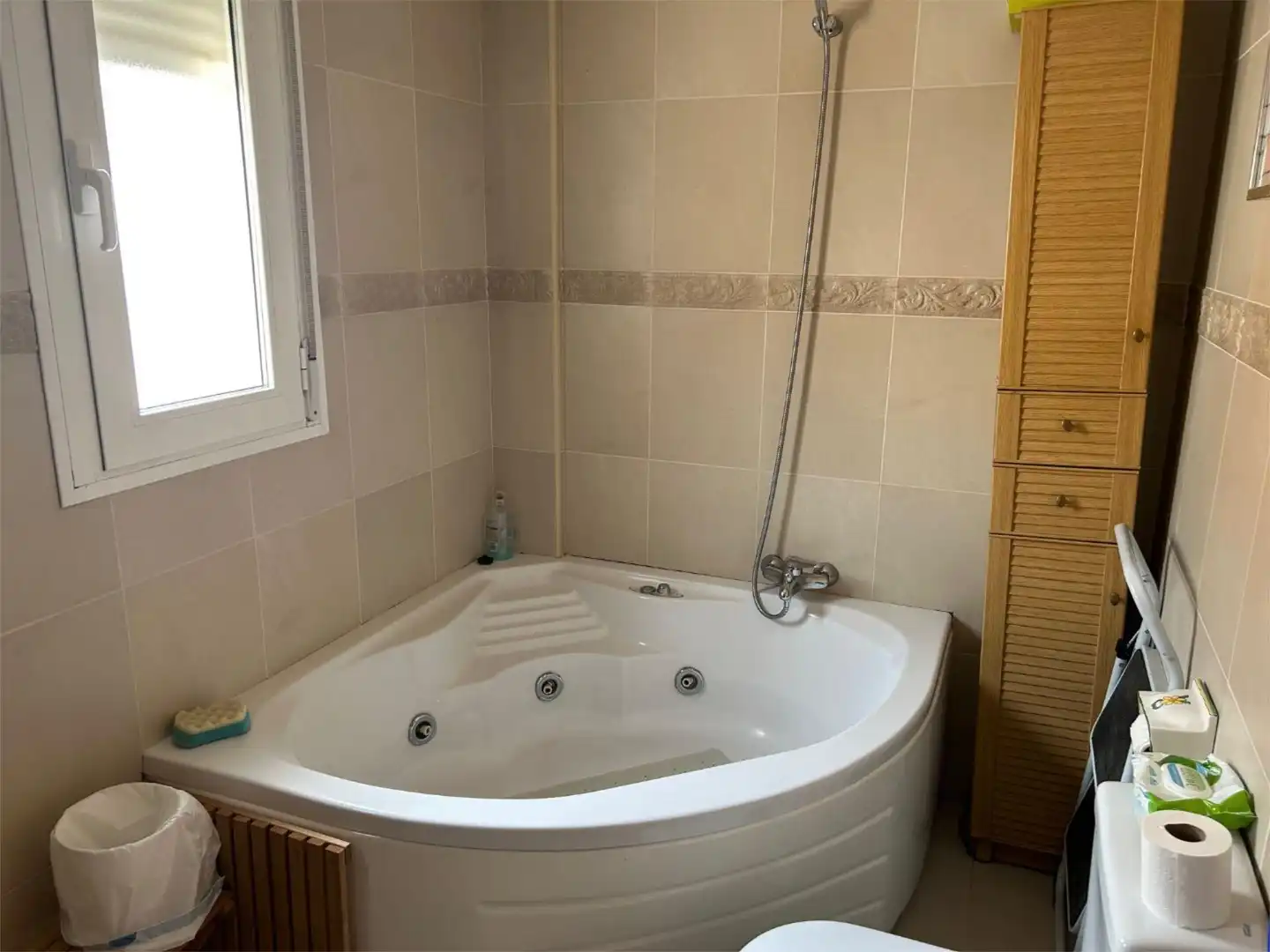 Detached homes for sale in Torre de la Barba, 6, Cervantes Bathroom of Detached homes for sale in Granada with Air Conditioner, Heating and Parquet flooring