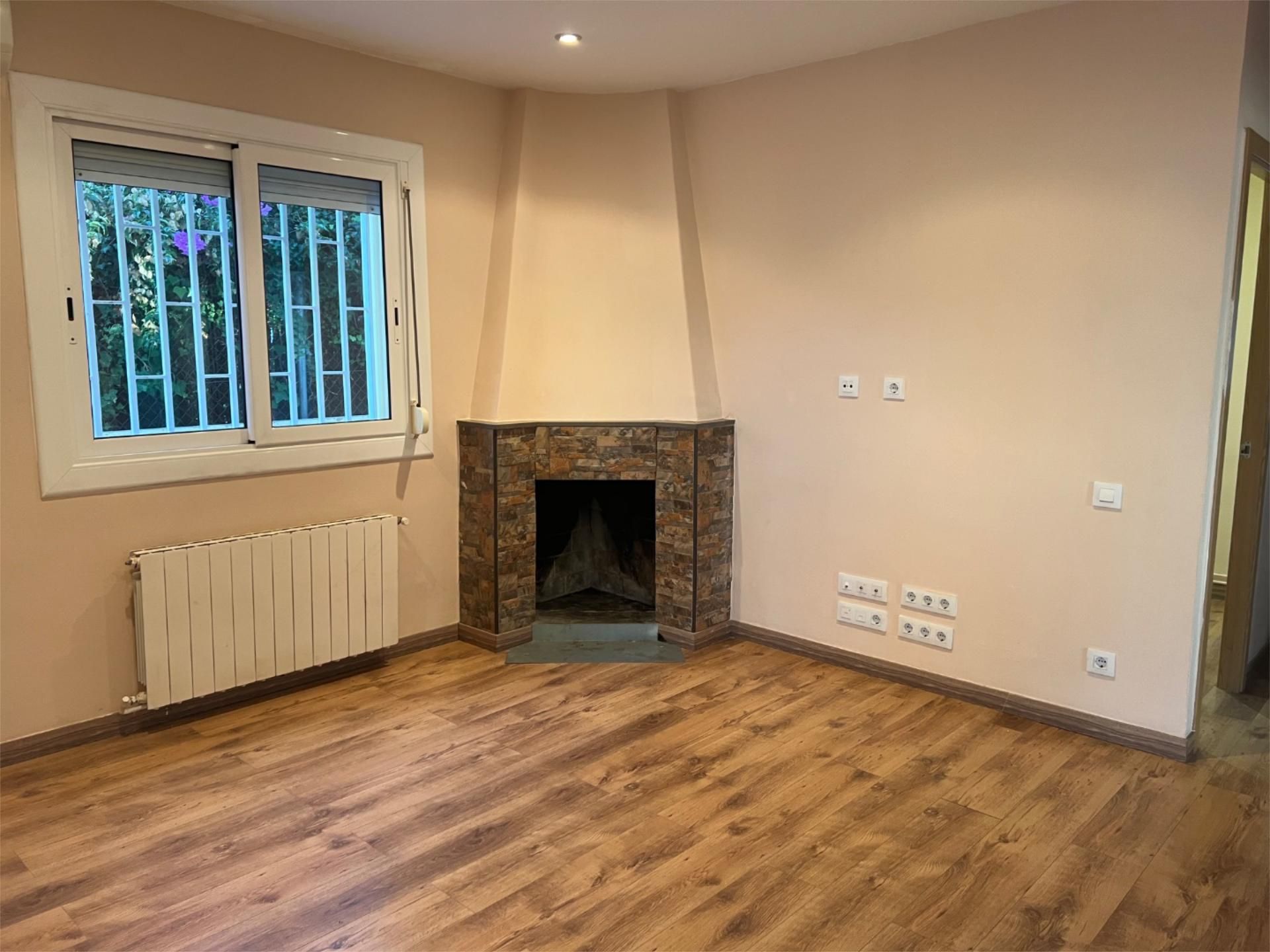 Sala d'estar de Casa o xalet de lloguer en Castelldefels amb Aire condicionat, Calefacció i Jardí privat