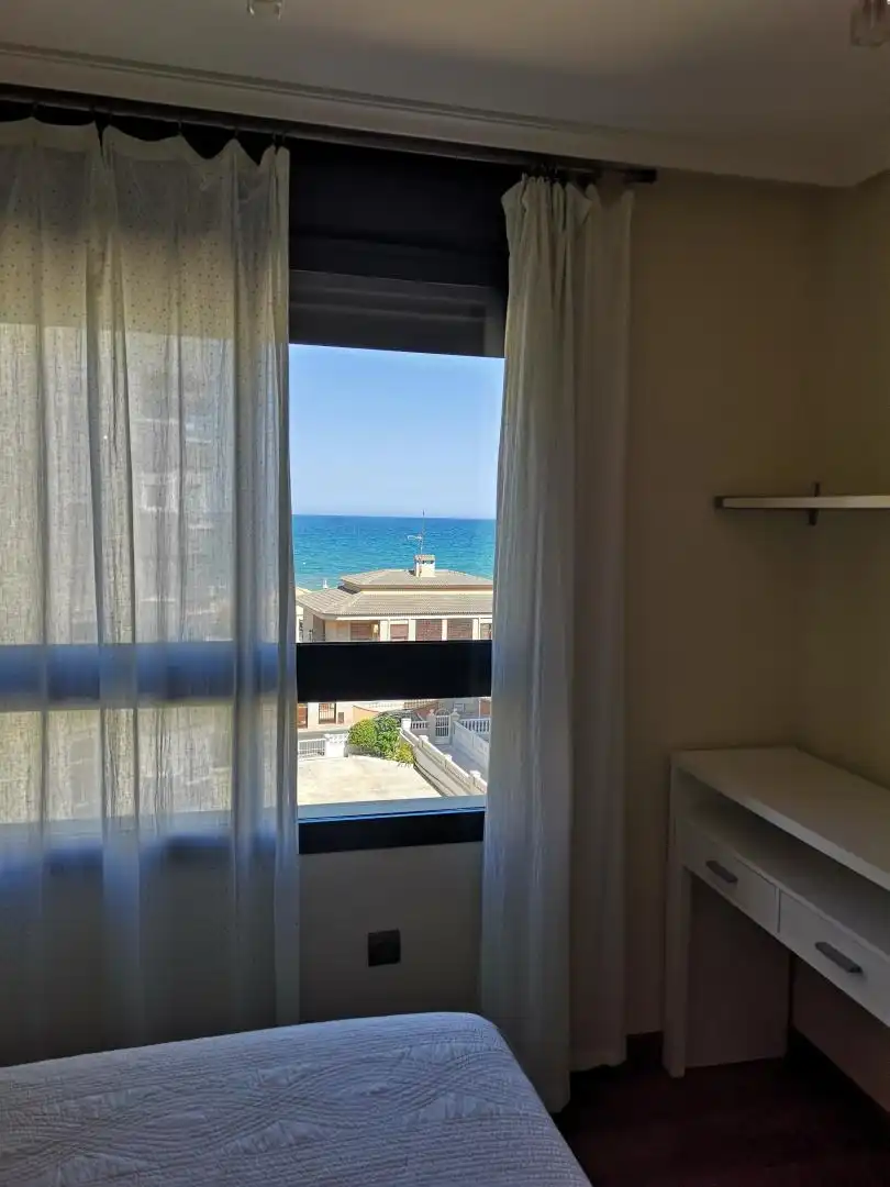 Pis en venda a Carrer Puerto Rico, 4, Guardamar Playa Dormitori de Pis en venda en Guardamar del Segura amb Aire condicionat, Terrassa i Balcó