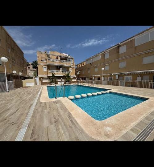 Casa o xalet en venda a Calle Sax, 21, Gran Playa, Alicante - imatge 1 Foto 1 de Casa o xalet en venda a Calle Sax, 21, Gran Playa, Alicante