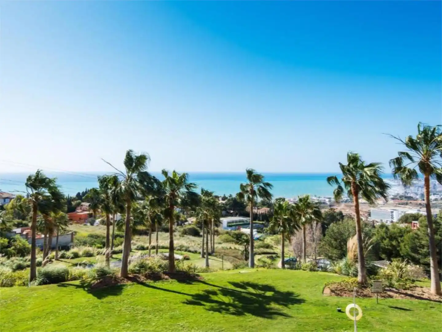 Apartament en venda a Avenida Retamar, 73, La Capellanía - El Higuerón Jardí de Apartament en venda en Benalmádena amb Aire condicionat, Terrassa i Piscina