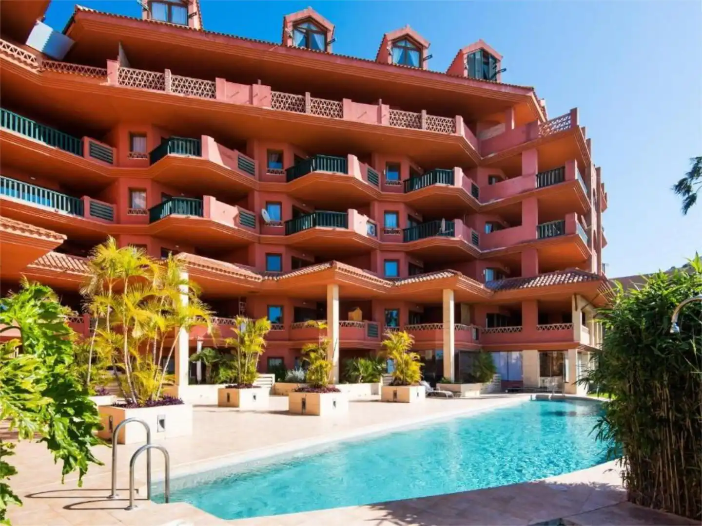 Apartament en venda a Avenida Retamar, 73, La Capellanía - El Higuerón Vista exterior de Apartament en venda en Benalmádena amb Aire condicionat, Terrassa i Piscina