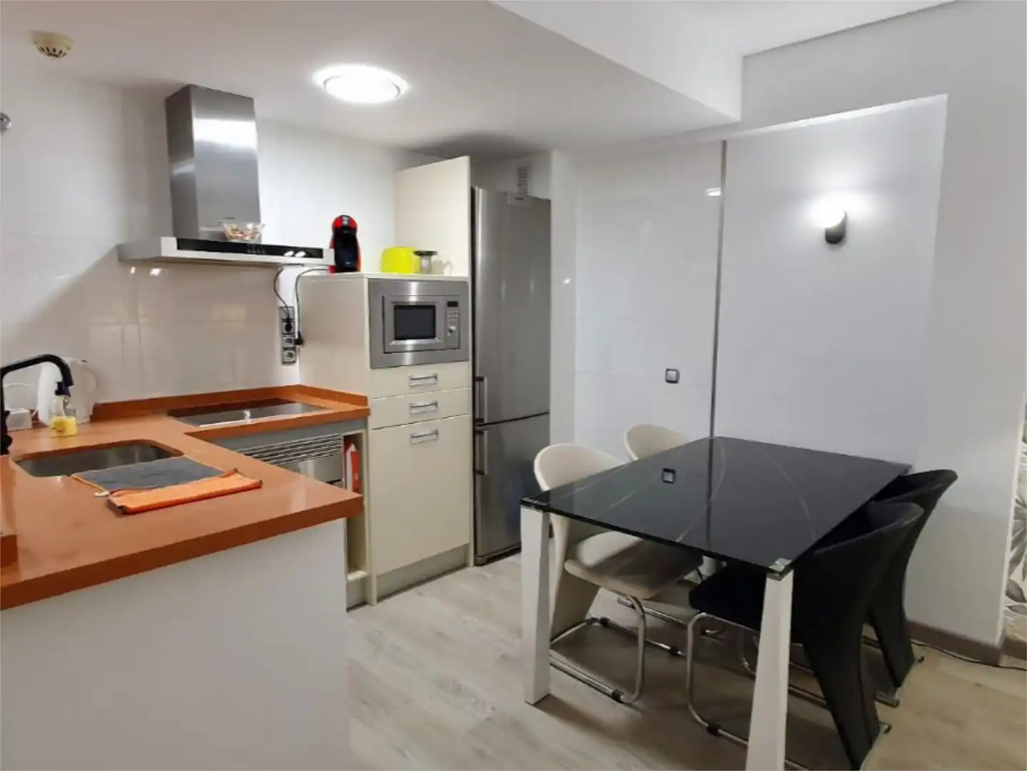 Apartament en venda a Avenida Retamar, 73, La Capellanía - El Higuerón Cuina de Apartament en venda en Benalmádena amb Aire condicionat, Terrassa i Piscina