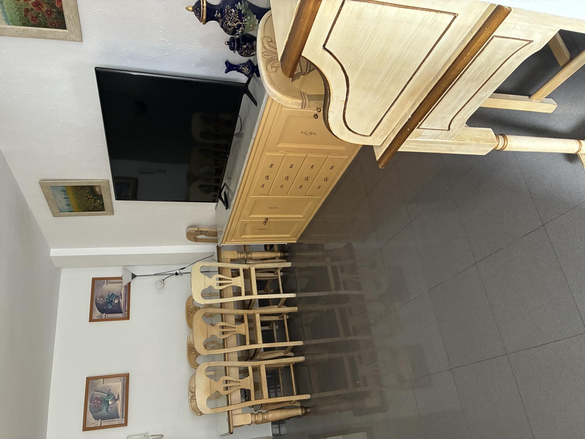 Pis en venda a Calle Valencia, 7, Divina Pastora Menjador de Pis en venda en Marbella amb Aire condicionat i Terrassa