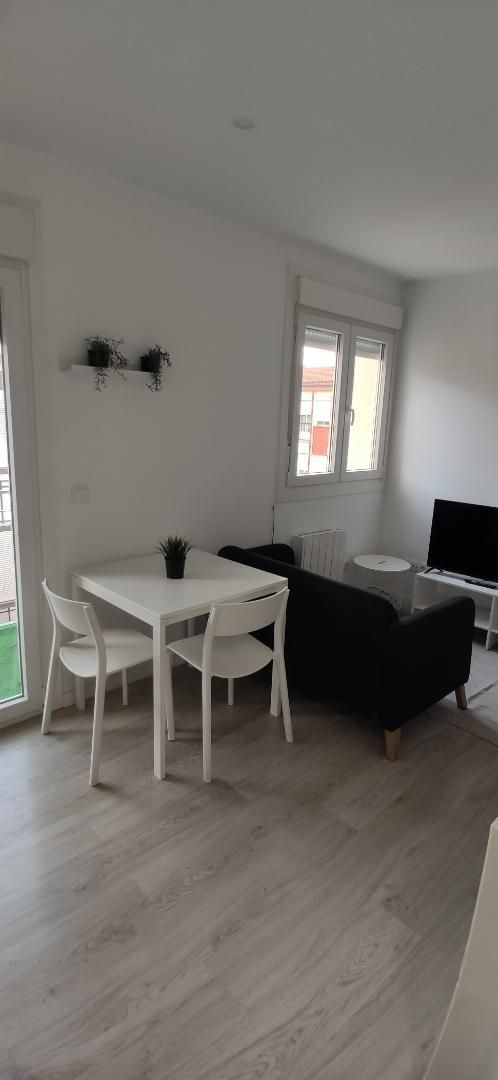 Menjador de Estudi de lloguer en Valladolid Capital amb Calefacció, Moblat i Balcó