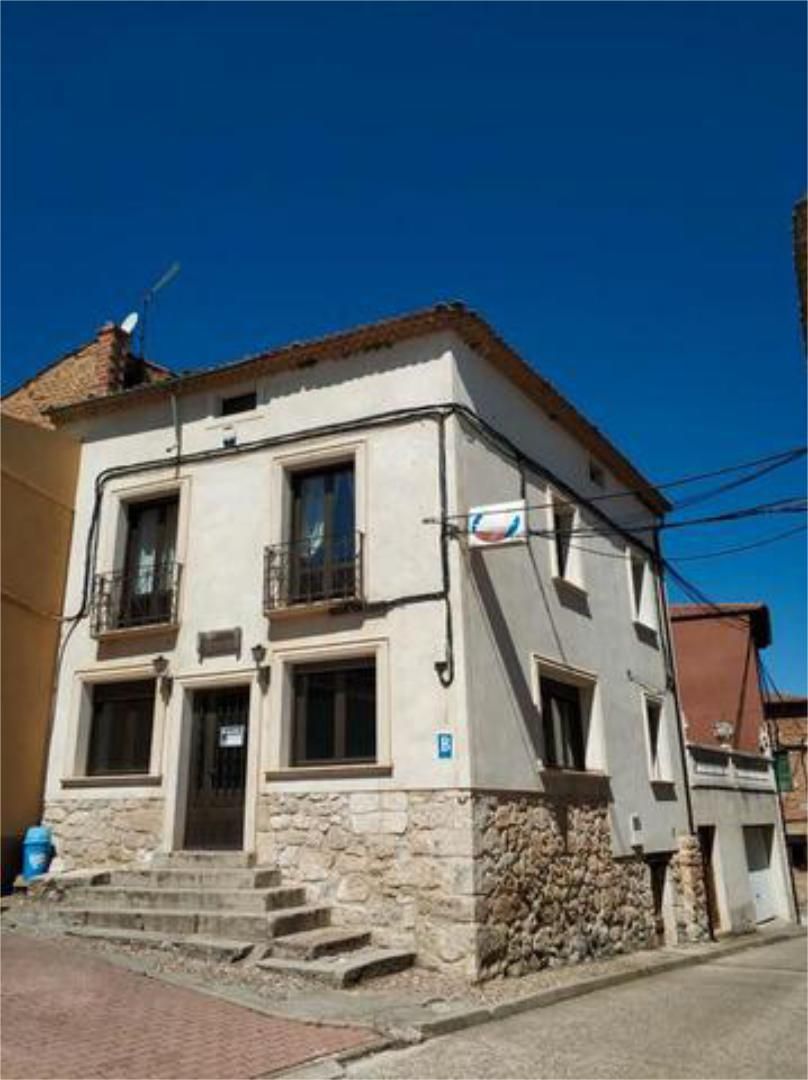 Exterior view of House or chalet for sale in Encinas de Esgueva  with Heating, Terrace and Furnished