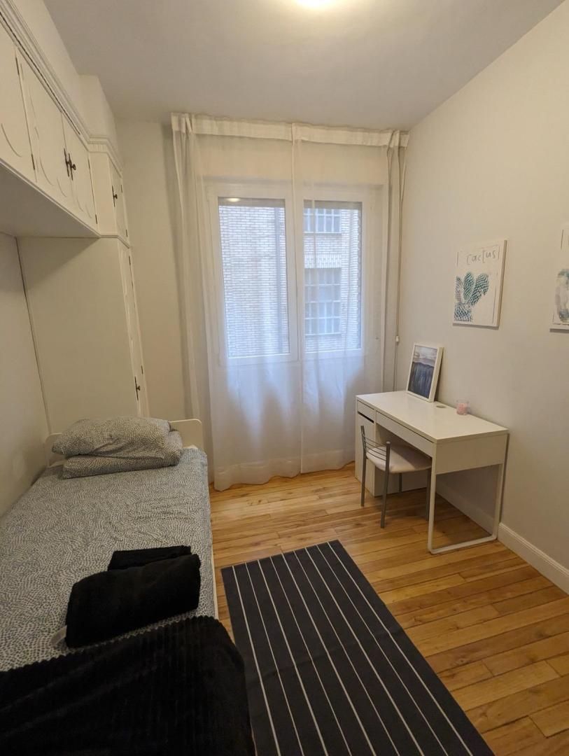 Pis per a compartir a Juan de Garay Kalea, 29, Zabala Dormitori de Pis per a compartir en Bilbao amb Calefacció, Parquet i Moblat