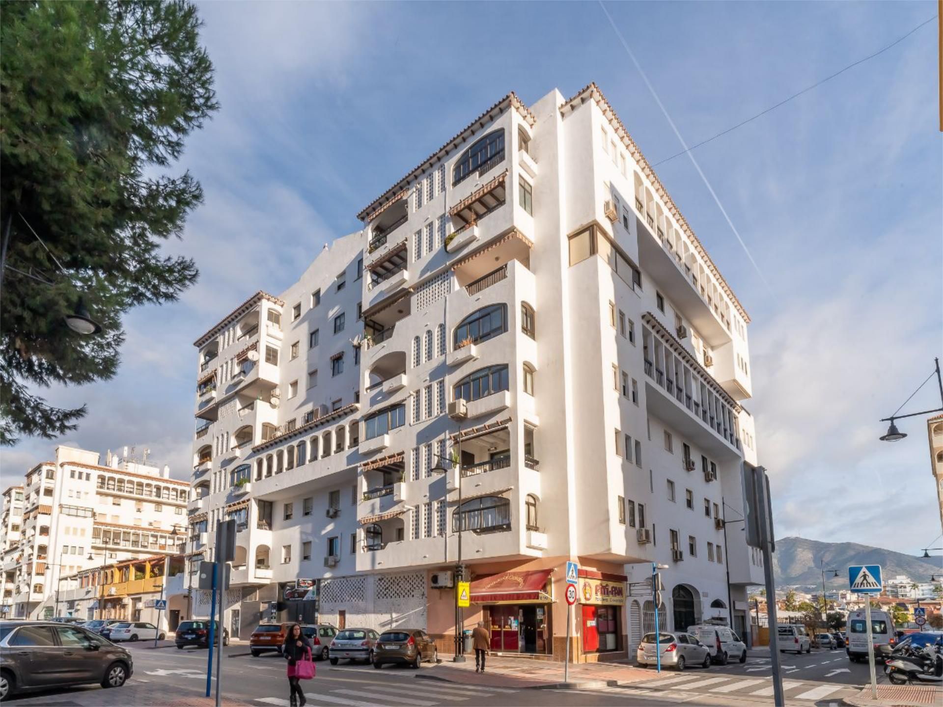 Exterior view of Flat for sale in Fuengirola  with Air Conditioner and Terrace