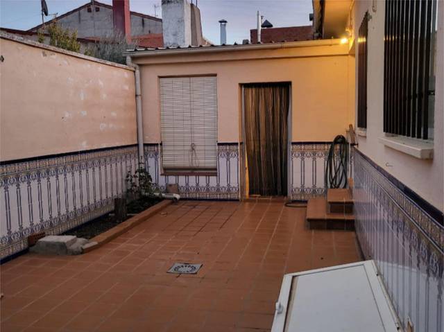 Casa adosada en Venta en Calle Desviación, 17 en Corral de Almaguer