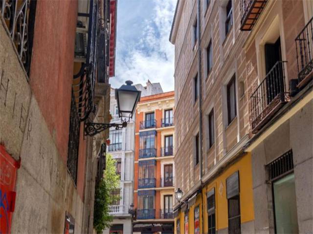 Piso en Venta en Calle del Pez, 9 en Universidad - Malasaña