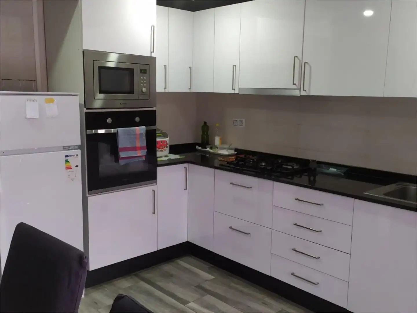 Wohnung zur Miete in Carretera de Llíria, 112, Zona Concordia Küche von Wohnung zur Miete in Burjassot mit Klimaanlage, Schwimmbad und Möbliert