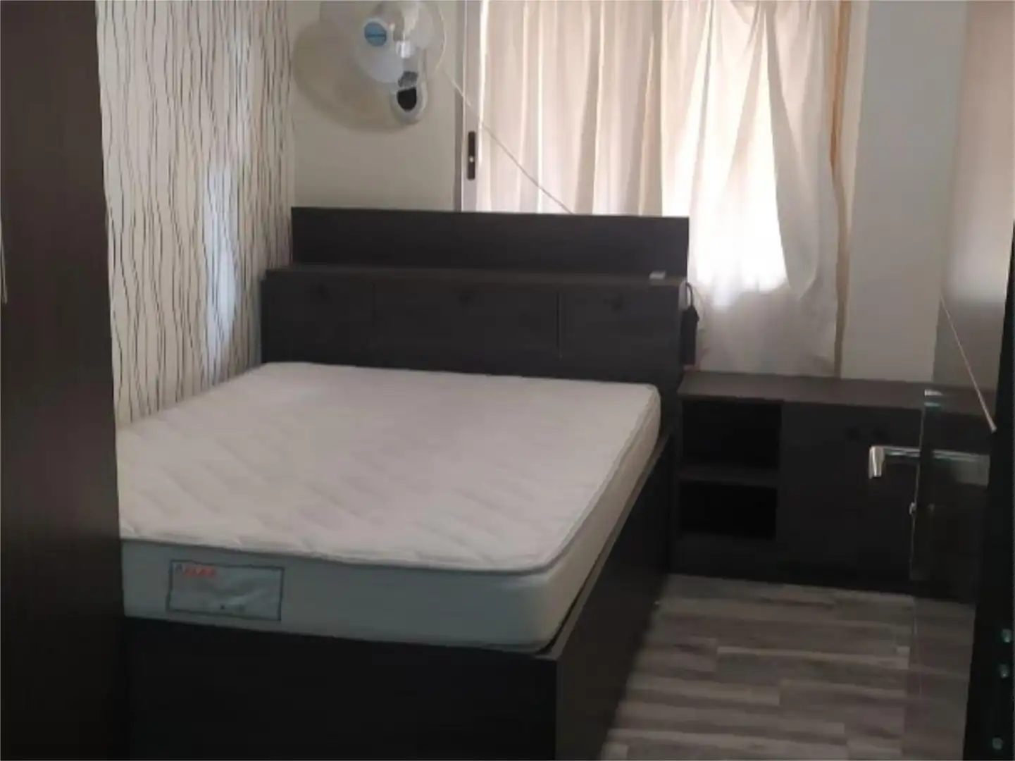 Wohnung zur Miete in Carretera de Llíria, 112, Zona Concordia Schlafzimmer von Wohnung zur Miete in Burjassot mit Klimaanlage, Schwimmbad und Möbliert