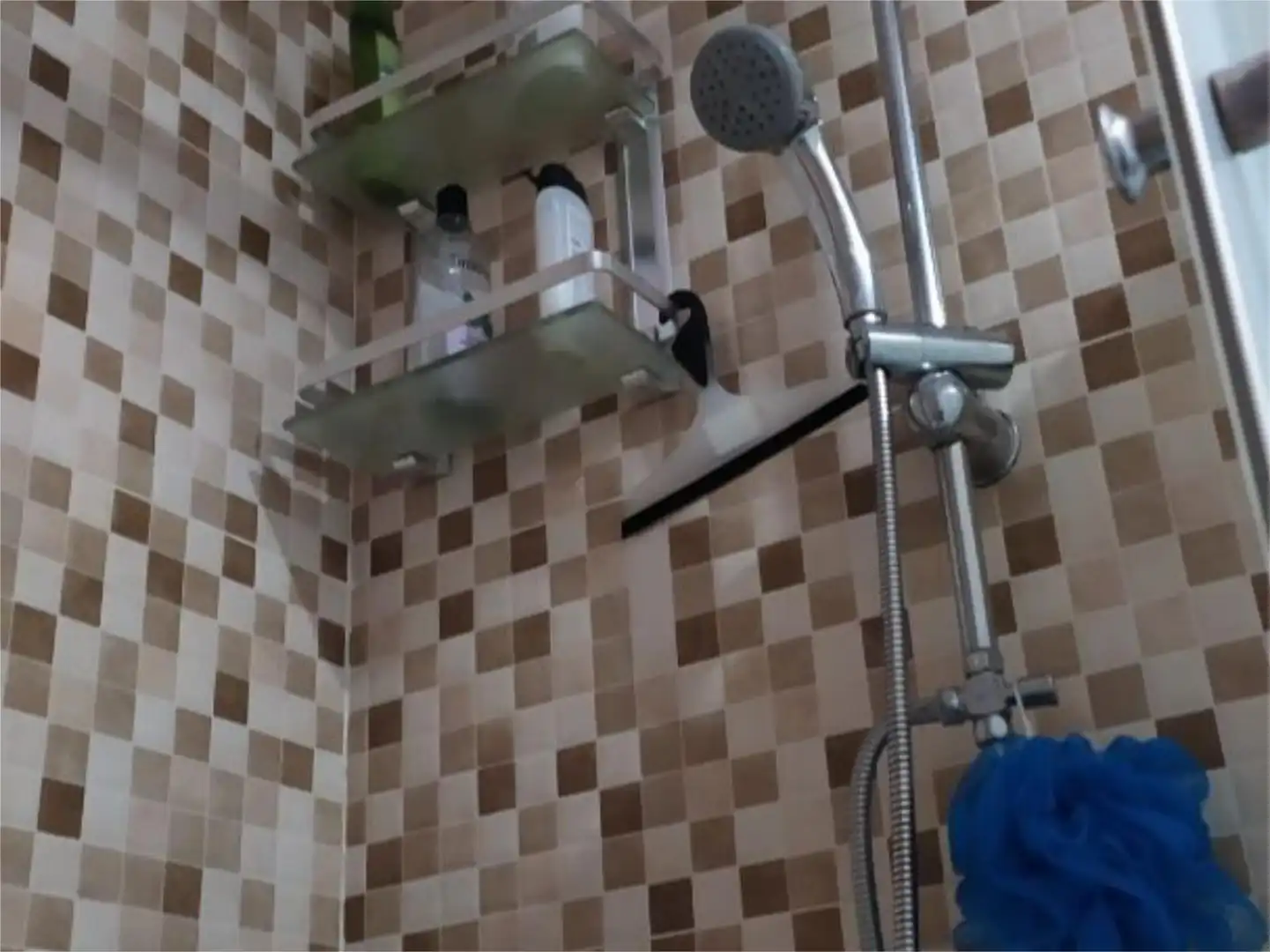 Wohnung zur Miete in Carretera de Llíria, 112, Zona Concordia Badezimmer von Wohnung zur Miete in Burjassot mit Klimaanlage, Schwimmbad und Möbliert
