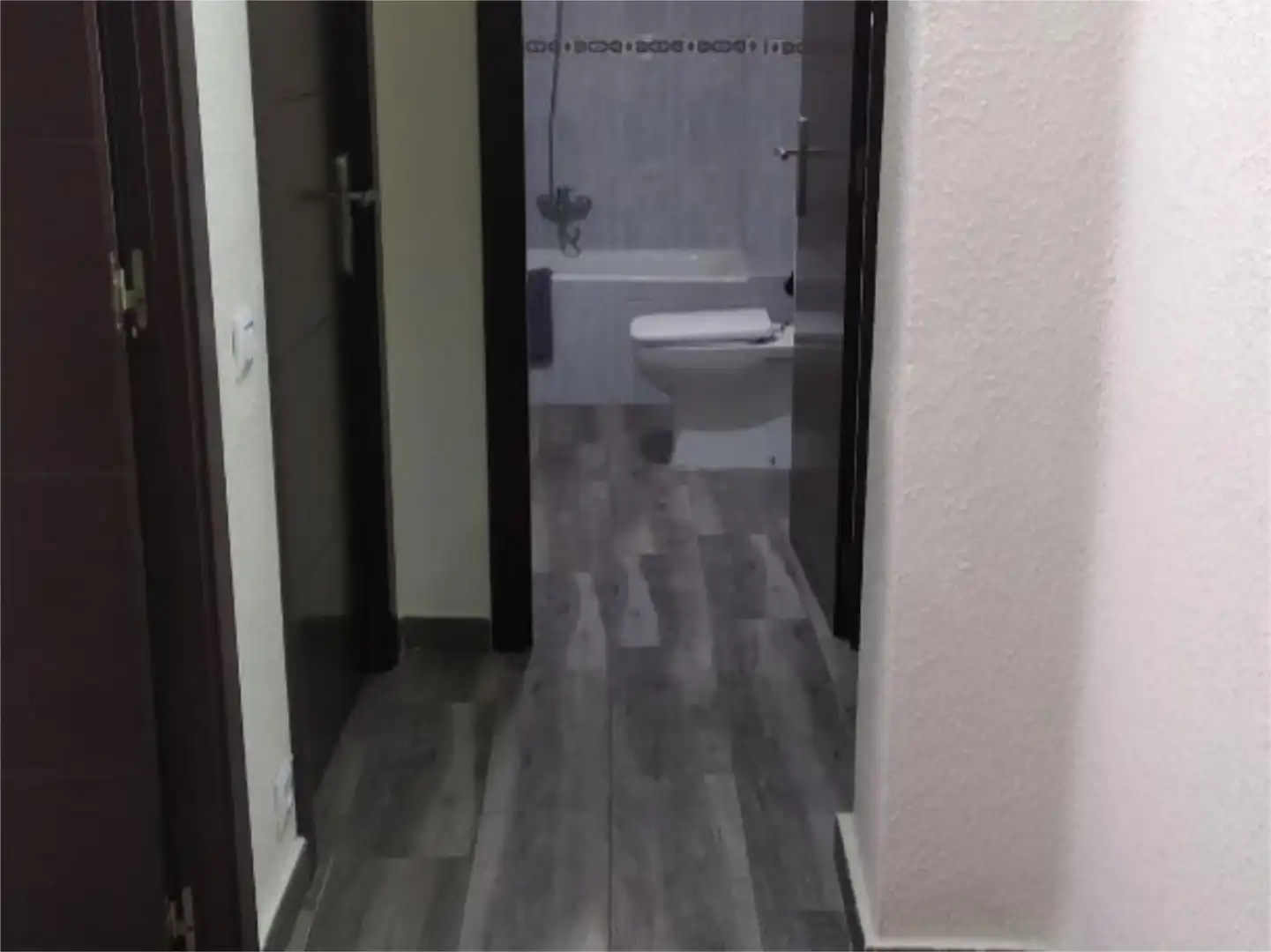 Wohnung zur Miete in Carretera de Llíria, 112, Zona Concordia Badezimmer von Wohnung zur Miete in Burjassot mit Klimaanlage, Schwimmbad und Möbliert