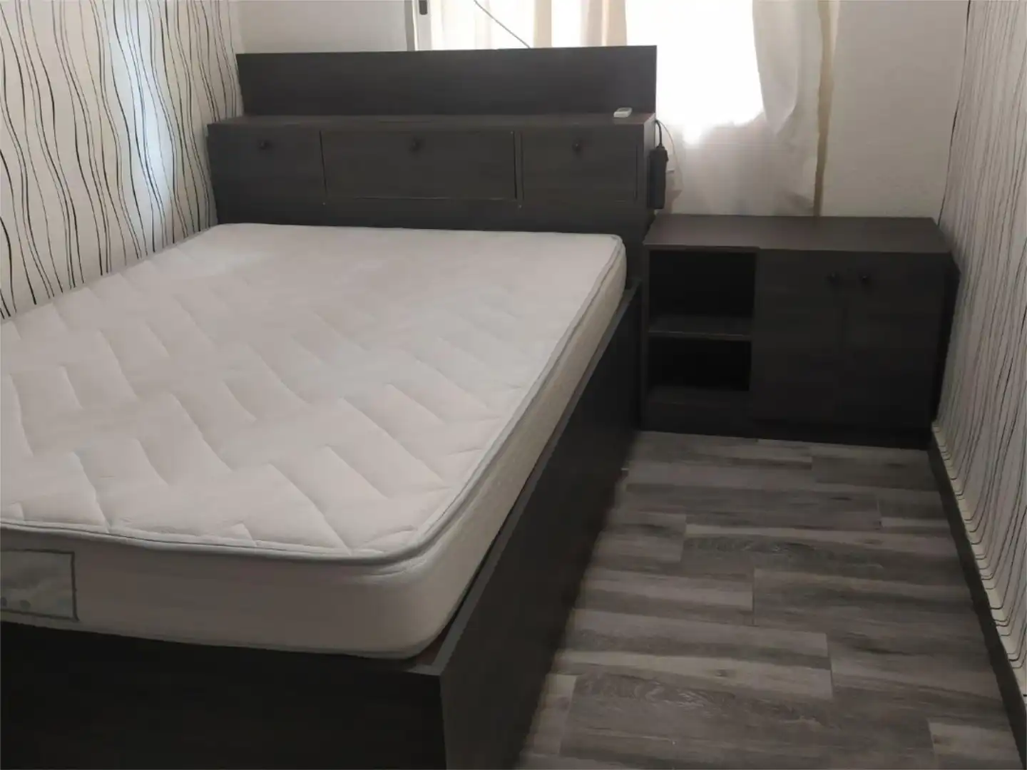 Wohnung zur Miete in Carretera de Llíria, 112, Zona Concordia Schlafzimmer von Wohnung zur Miete in Burjassot mit Klimaanlage, Schwimmbad und Möbliert