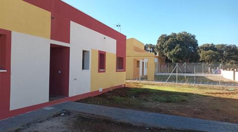 Foto 2 de Casa adosada en venta en Calle de la Zarca, 11, Chiloeches, Guadalajara