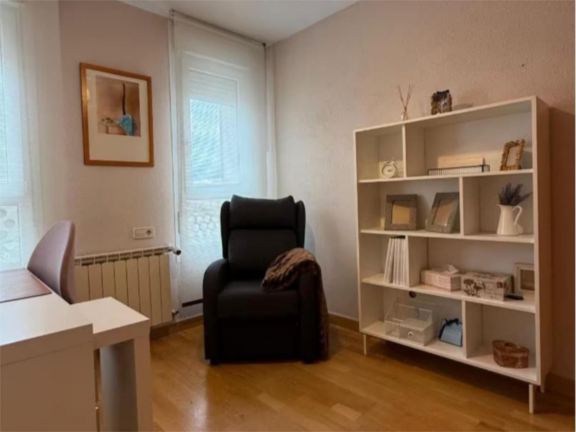 Living room of Flat to rent in  Madrid Capital  with Air Conditioner and Swimming Pool
