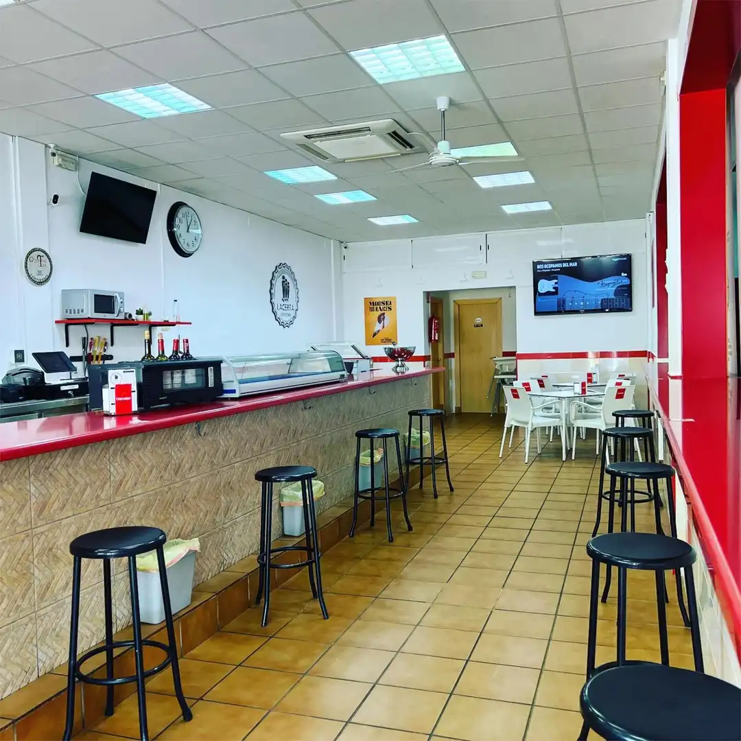 Local en venda en Santiponce amb Aire condicionat