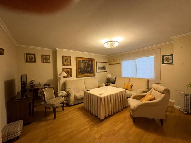 Piso en Alquiler en Calle Gustavo Bacarisas, 4 en Triana Casco Antiguo