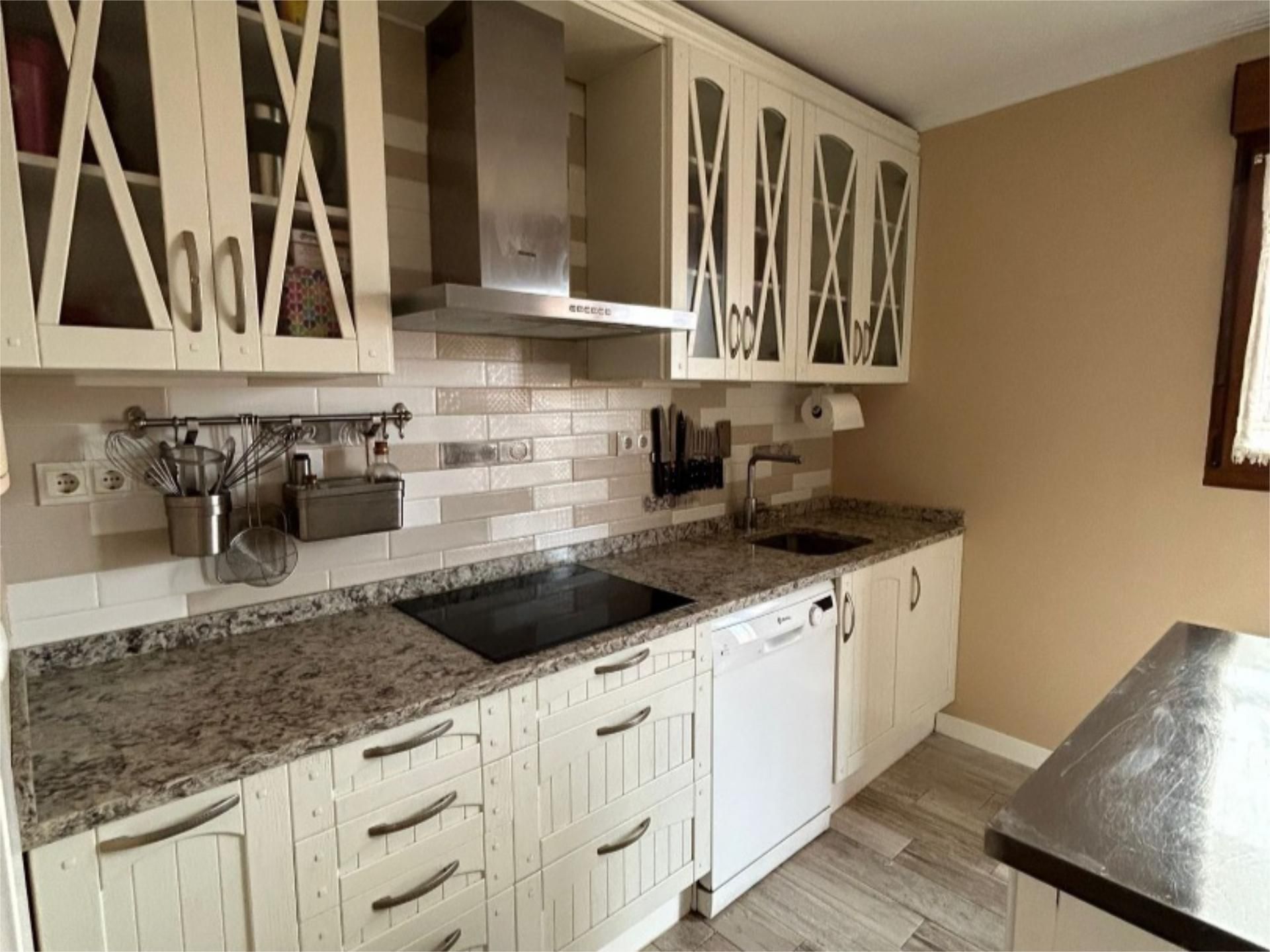 Kitchen of Flat for sale in Valle de Trápaga-Trapagaran  with Heating, Parquet flooring and Terrace