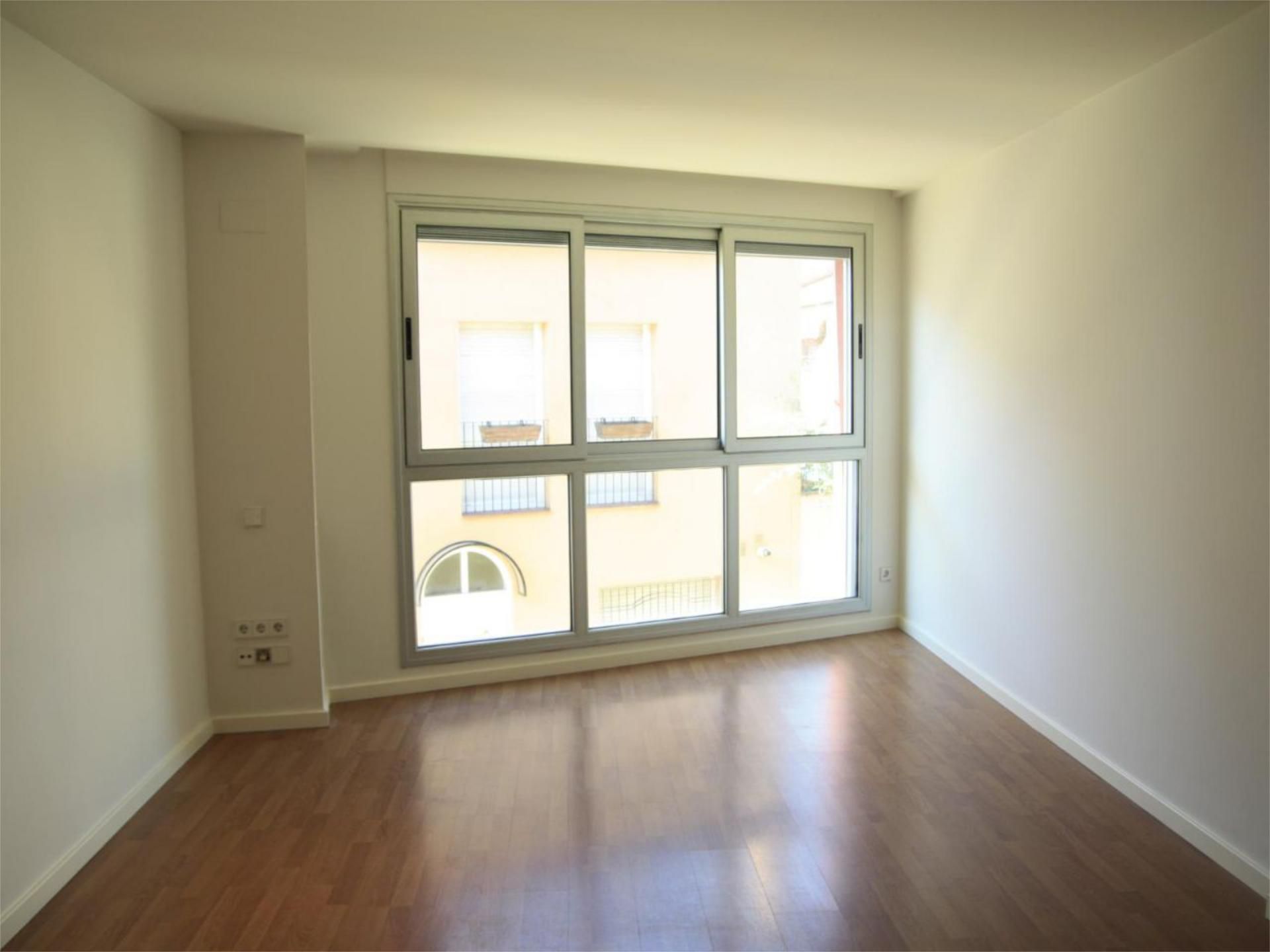 Bedroom of Flat to rent in Sabadell  with Air Conditioner, Parquet flooring and Terrace