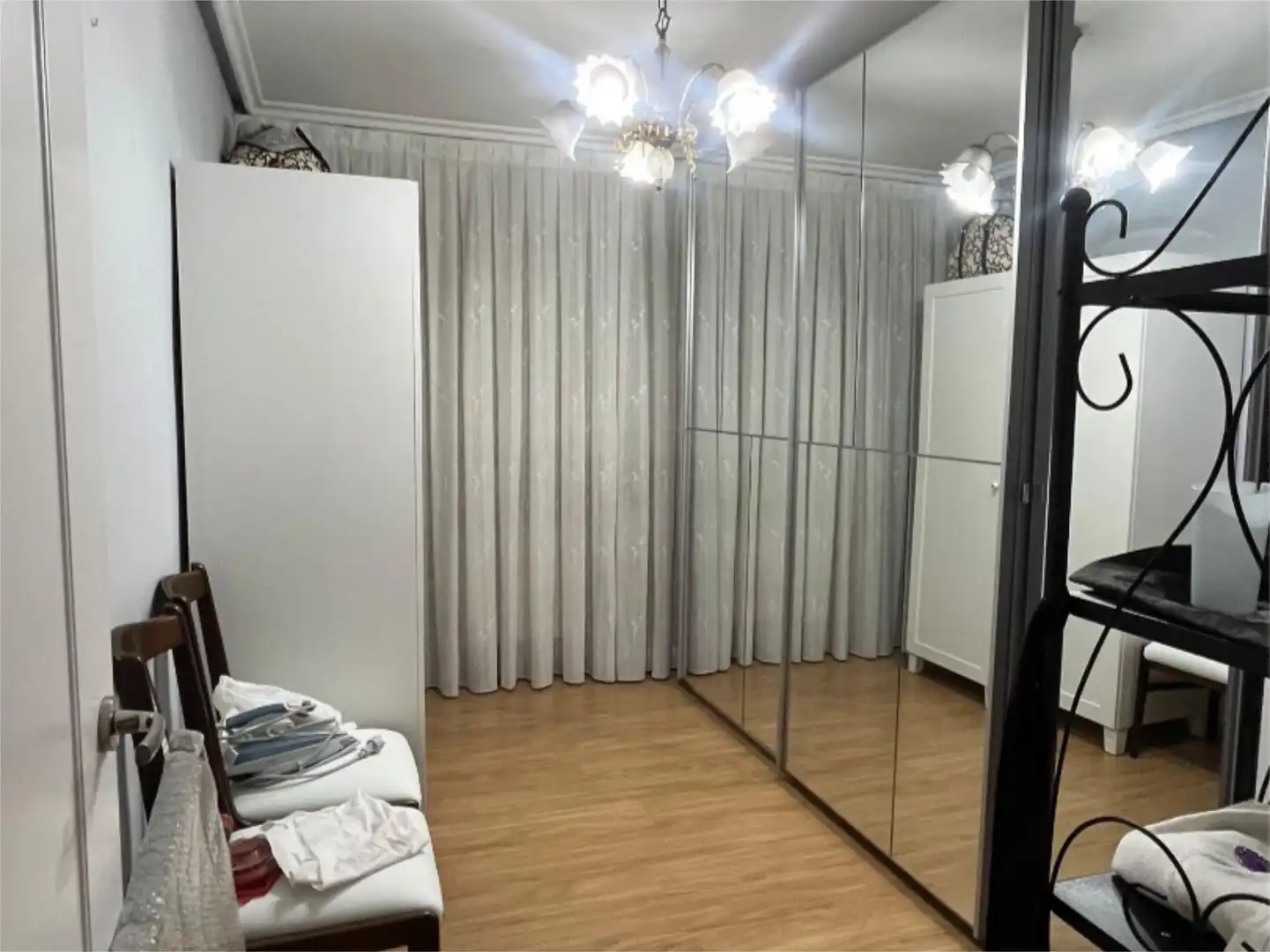 Wohnung zum Verkauf in Quevedo Kalea, 4, Bagatza - San Vicente Schlafzimmer von Wohnung zum Verkauf in Barakaldo mit Balkon
