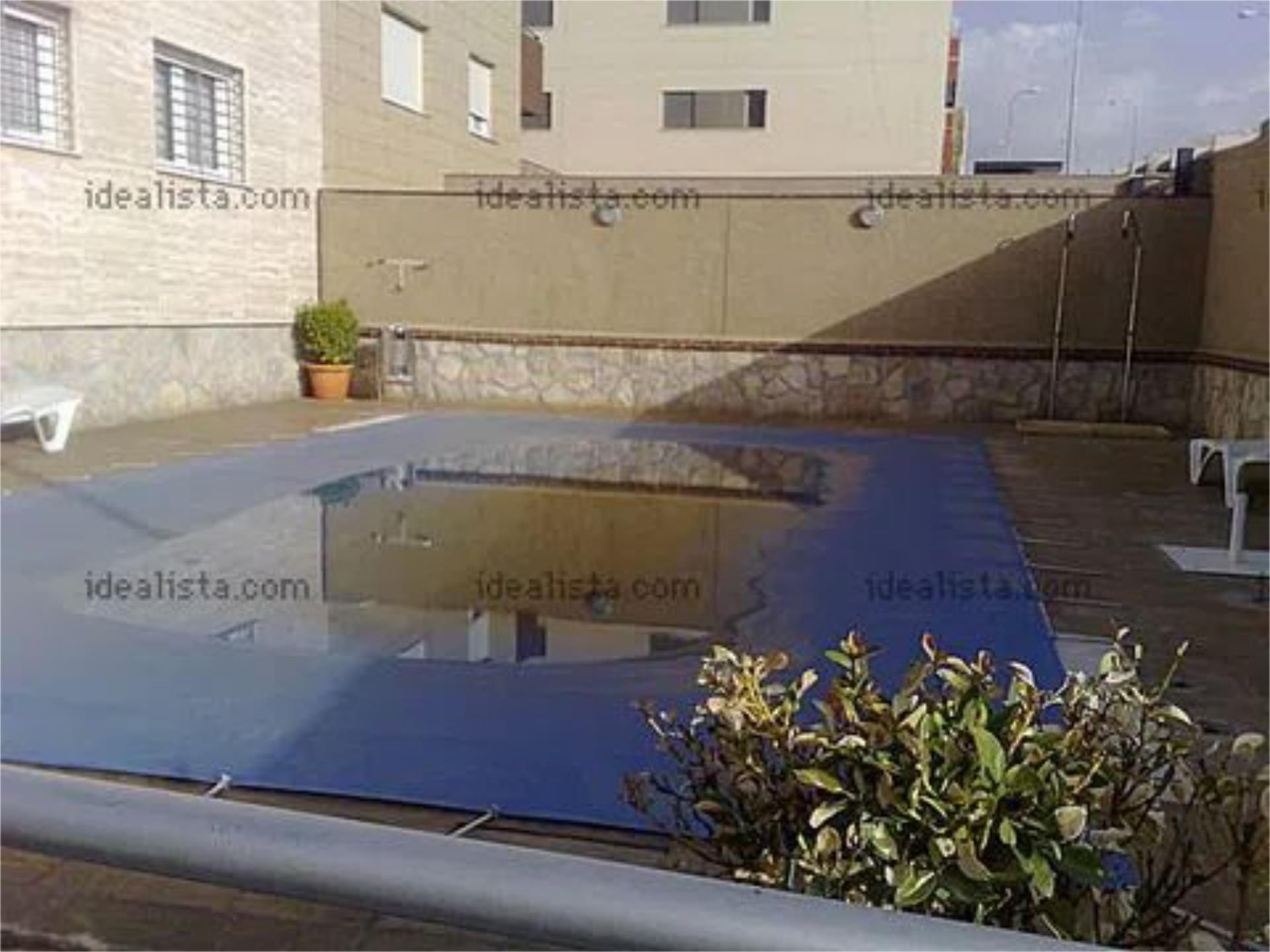 Piscina de Àtic en venda en  Granada Capital amb Aire condicionat, Terrassa i Piscina