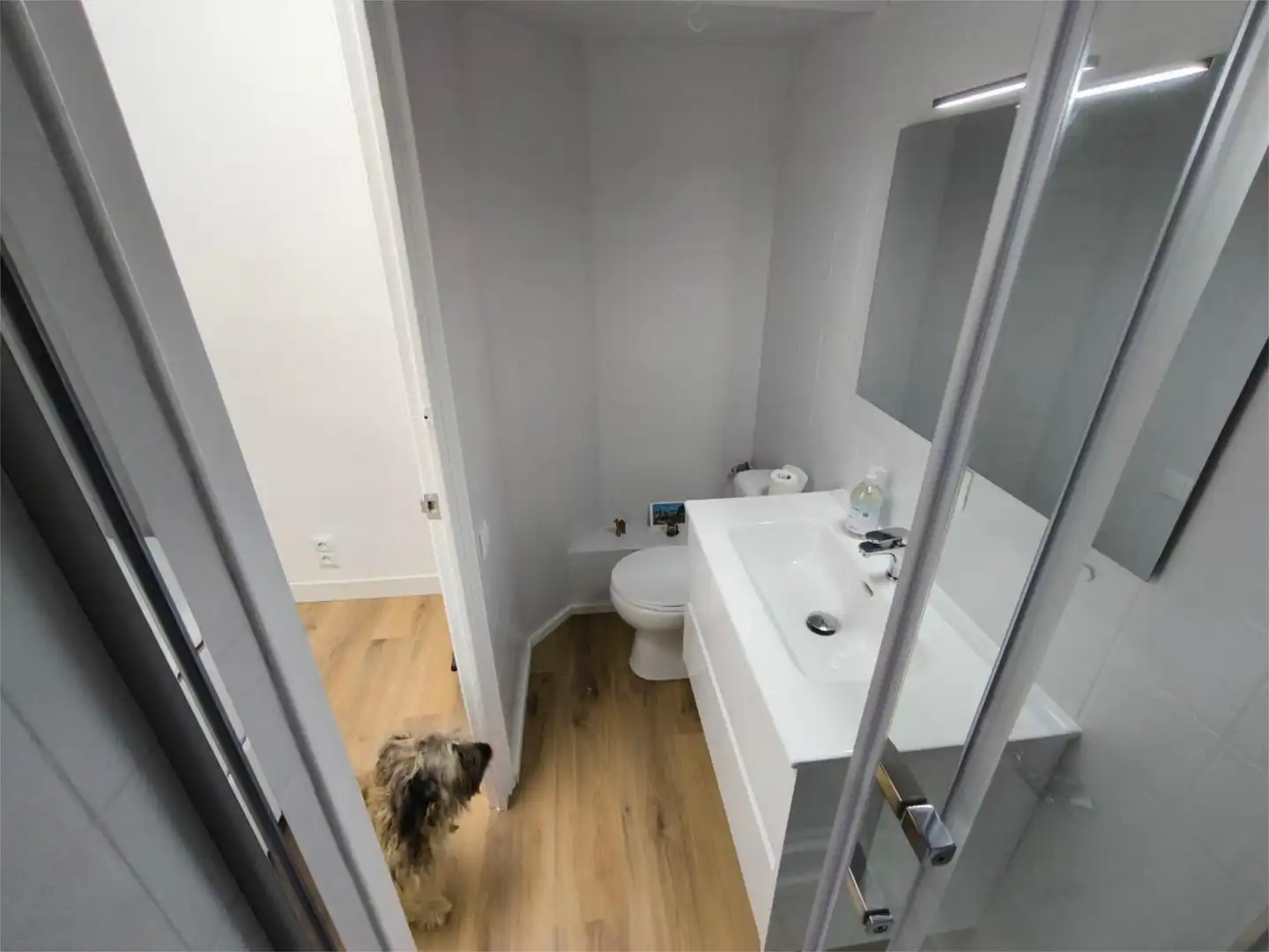 Zimmer in Carrer d'Escòcia, 24, Vilapicina i la Torre Llobeta Badezimmer von Wohnung zur untervermieten in Barcelona mit Parkett, Terrasse und Möbliert