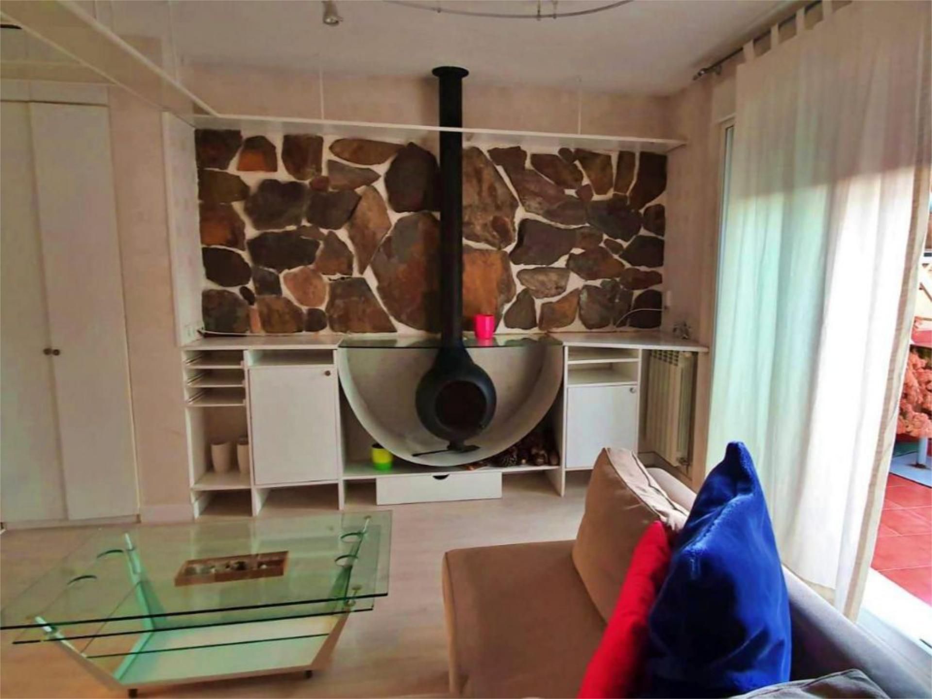 Sala d'estar de Pis en venda en  Madrid Capital amb Terrassa i Balcó