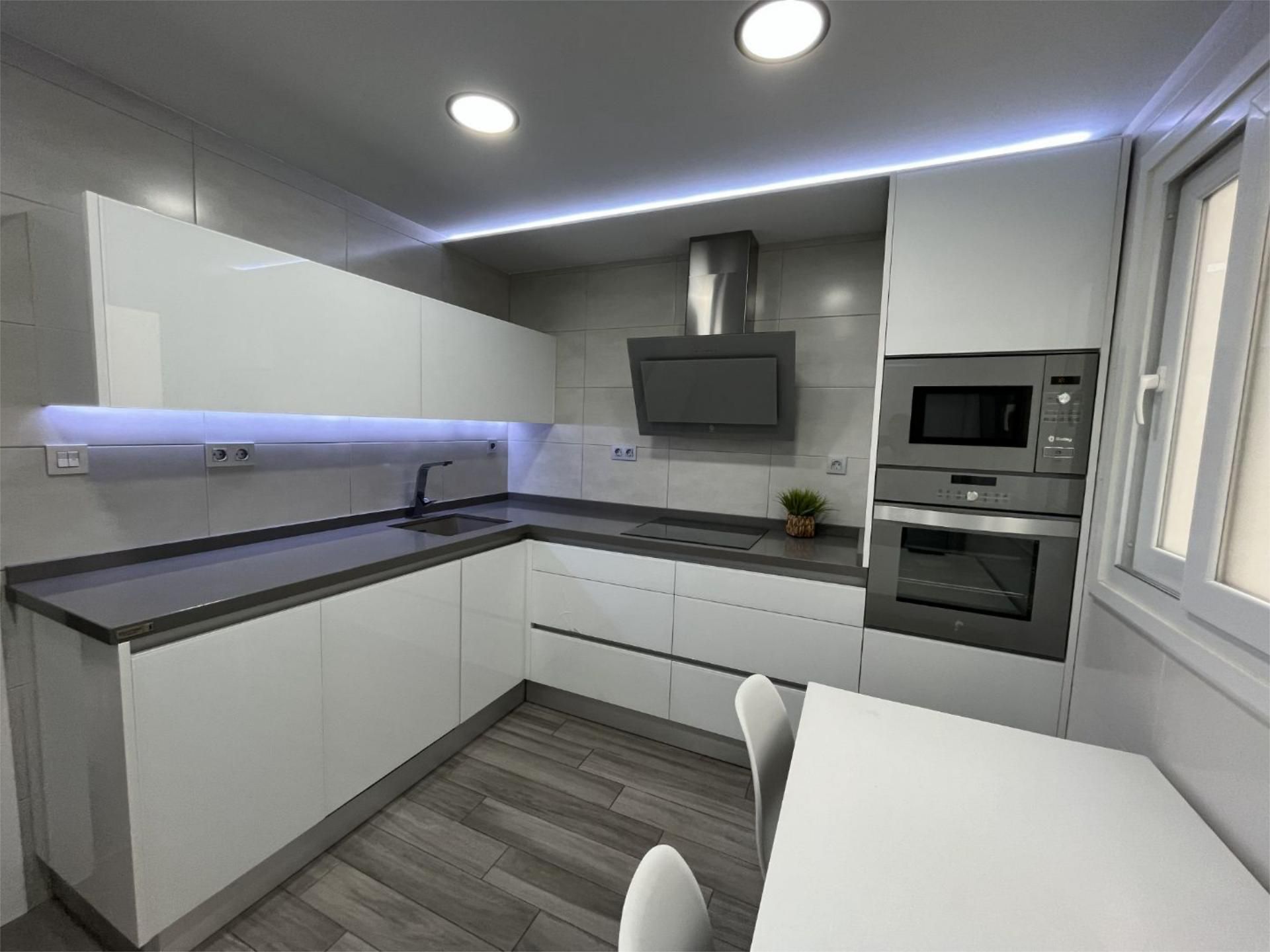 Kitchen of Flat to rent in  Almería Capital