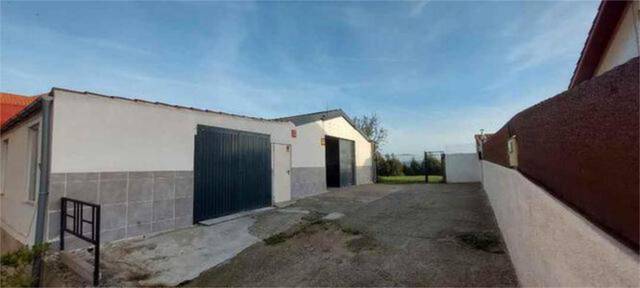 Nave industrial en Alquiler en Llaranes