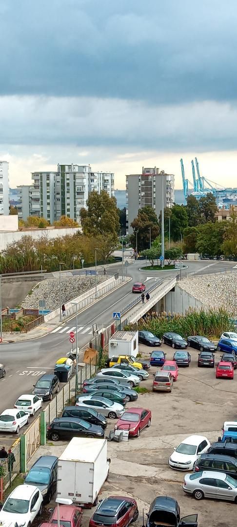 Flat for sale in Calle la Granja, 19, San Bernabé Exterior view of Flat for sale in Algeciras with Air Conditioner, Oven and Washing machine