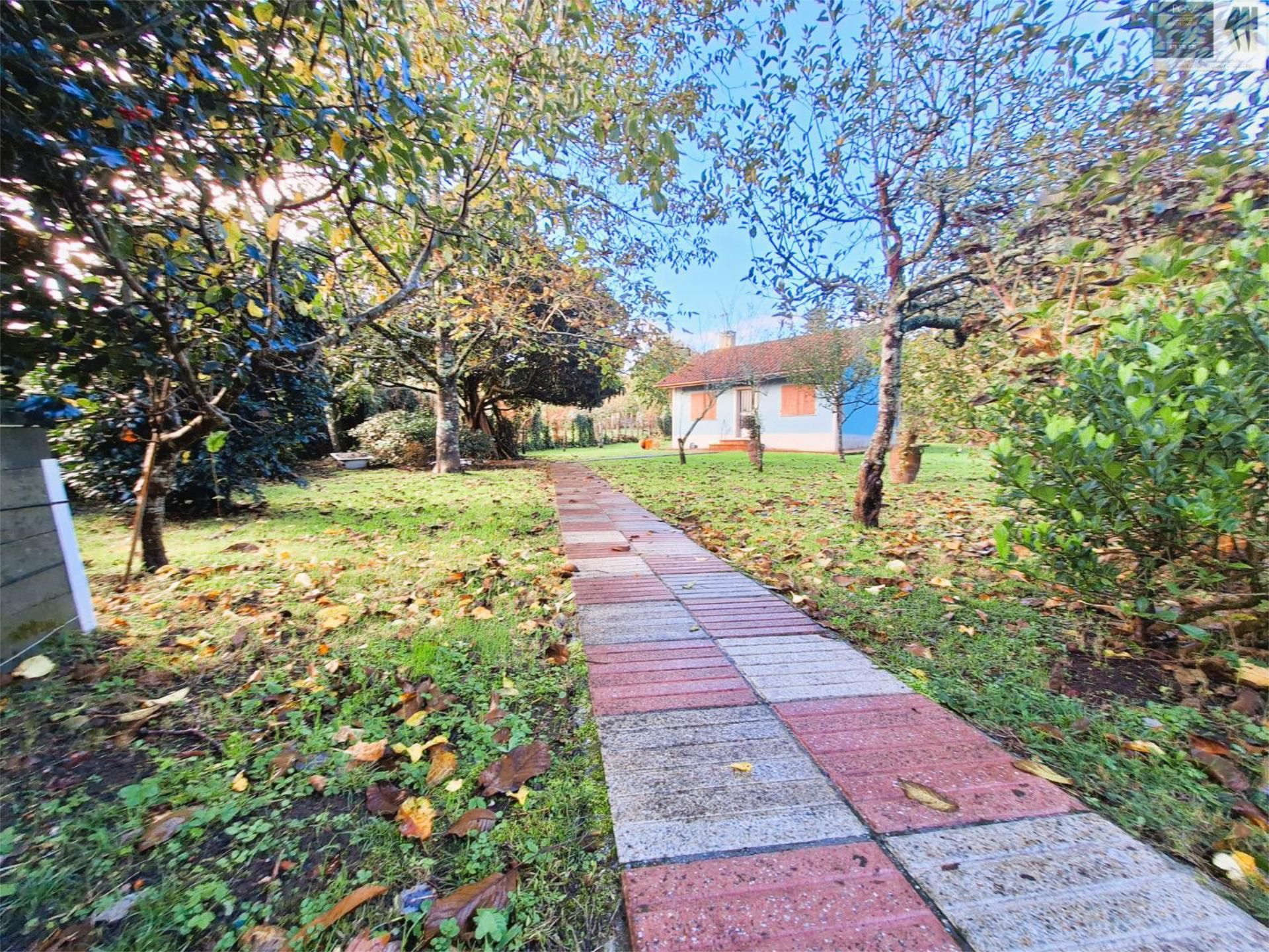 Casa o chalet en venta en Lugar Burricios, 41, Oza dos Ríos Jardín de Casa o chalet en venta en Oza dos Ríos con Calefacción, Jardín privado y Trastero