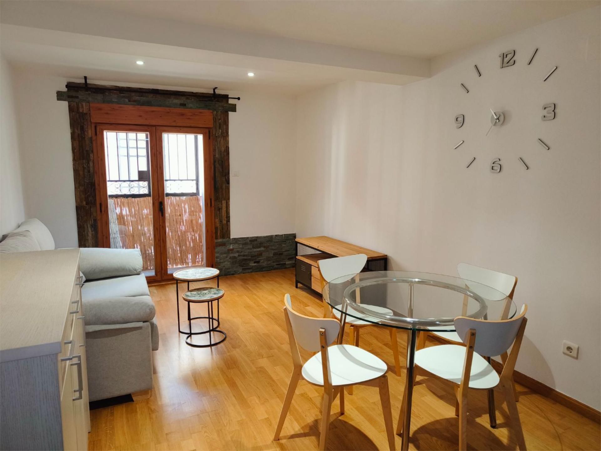 Sala d'estar de Pis de lloguer en  Zaragoza Capital amb Aire condicionat i Balcó