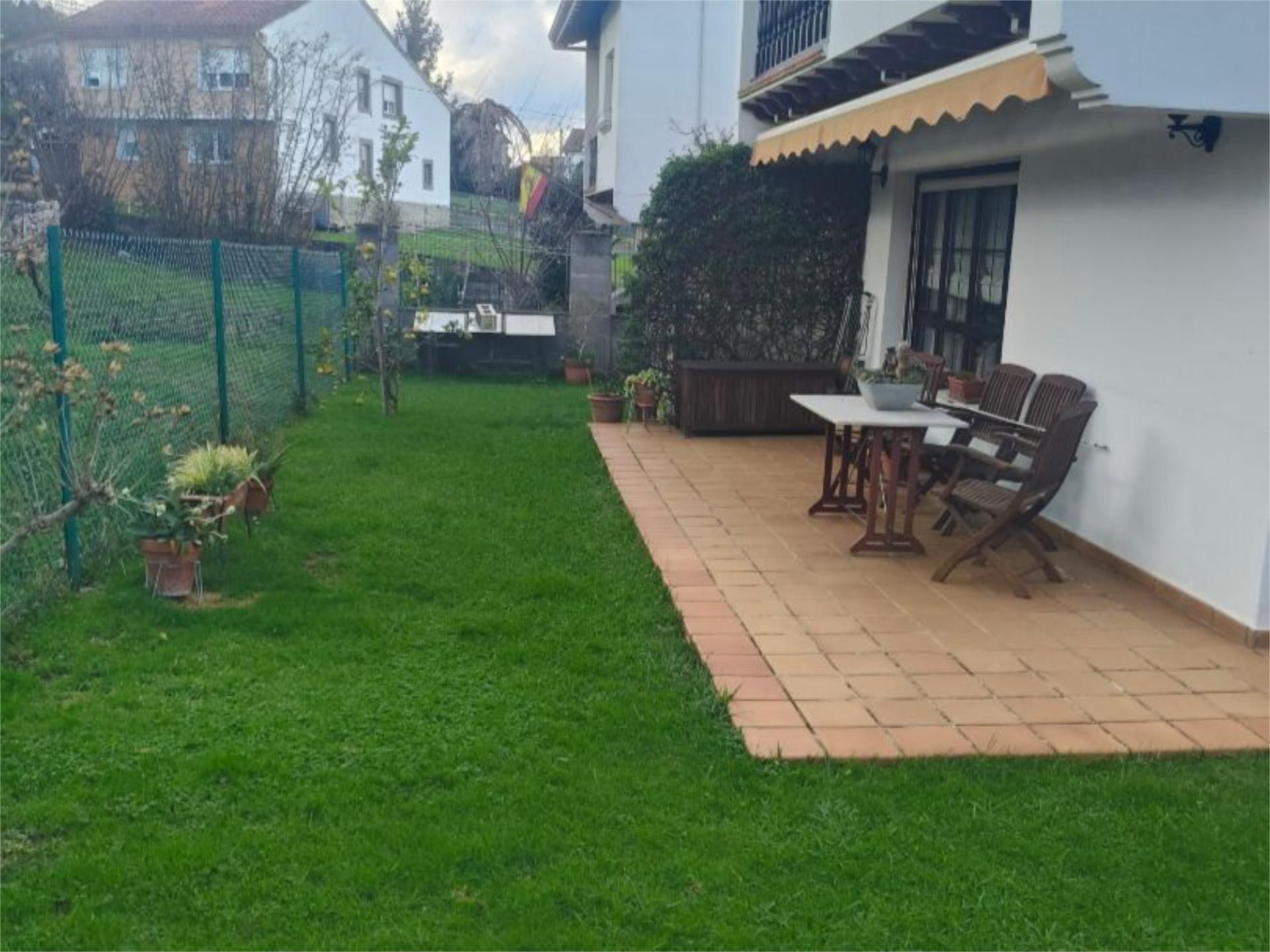 Pis en venda a Barrio Voz al Rey, Heras - Santiago -San Salvador Terrassa de Pis en venda en Medio Cudeyo amb Calefacció, Jardí privat i Parquet