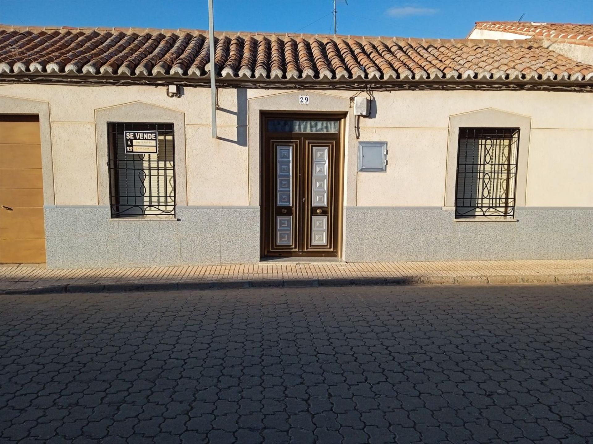 Exterior view of Planta baja for sale in Santa Cruz de Mudela  with Air Conditioner, Heating and Storage room