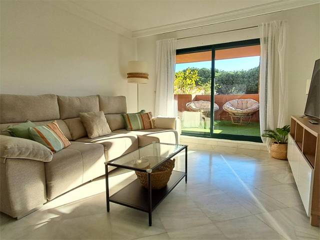 Piso en Alquiler en Avenida de los Alisos, 16 en Cabopino - Artola