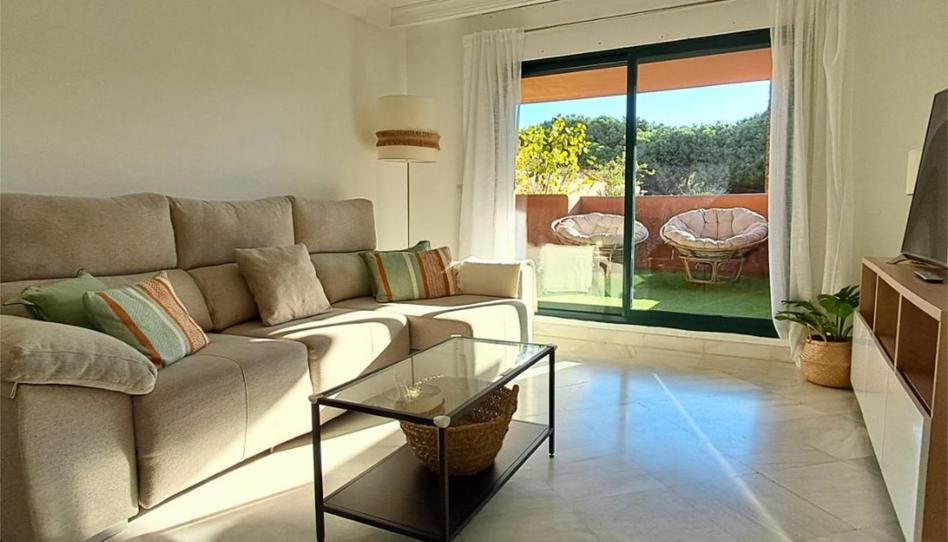 Pis de lloguer a Avenida de Los Alisos, 16, Cabopino - Artola, Málaga - imatge 1 Foto 1 de Pis de lloguer a Avenida de Los Alisos, 16, Cabopino - Artola, Málaga